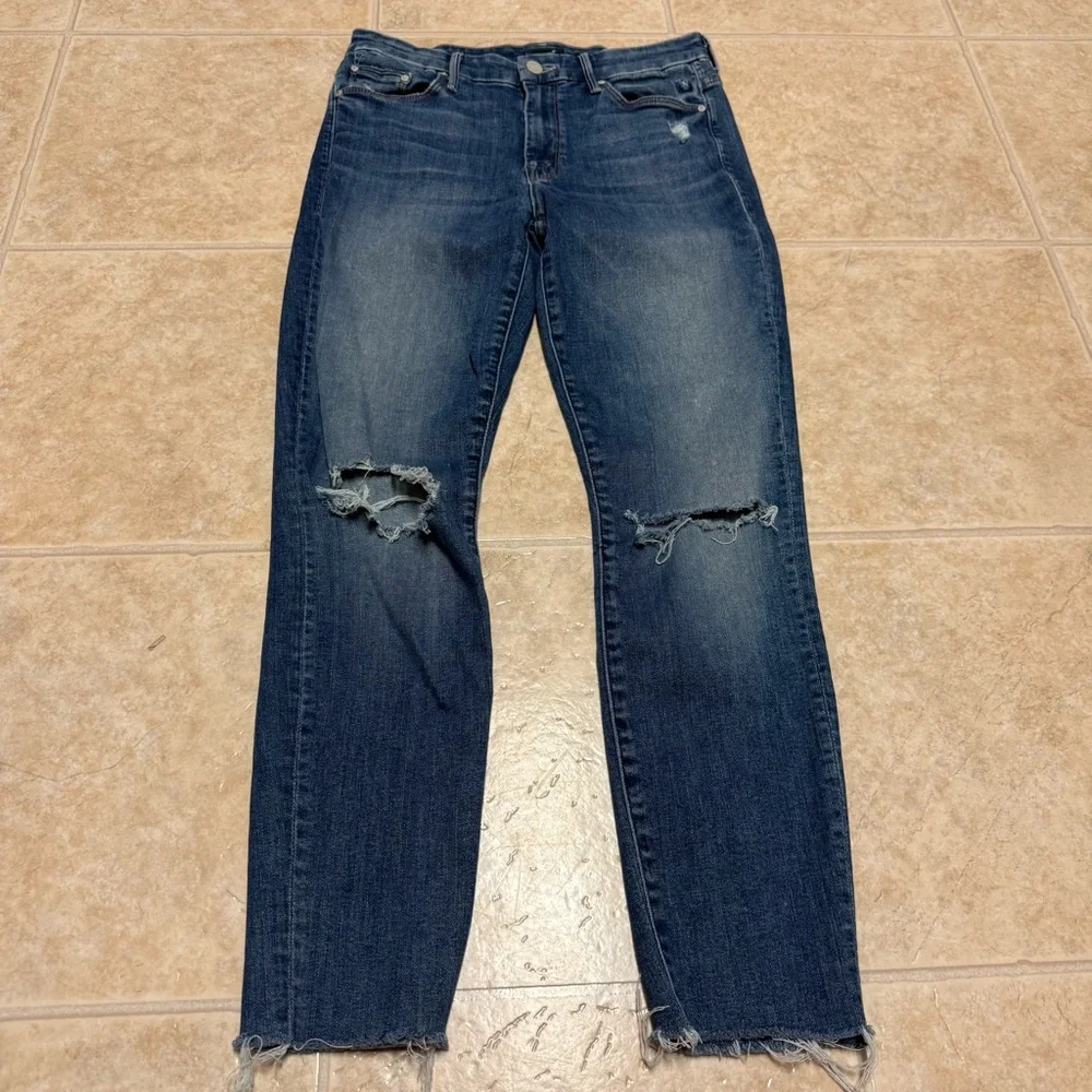 MOTHER High Waisted Looker Ankle Fray Jeans in Furiously Happy Size 27